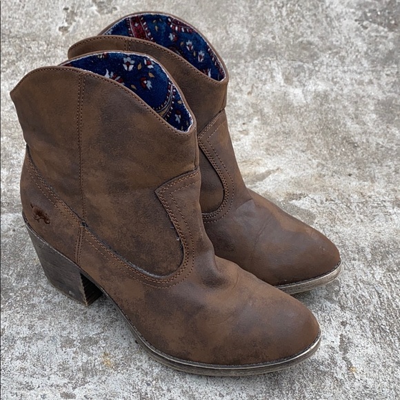 Rocket Dog Shoes - ROCKET DOG boots women’s 9